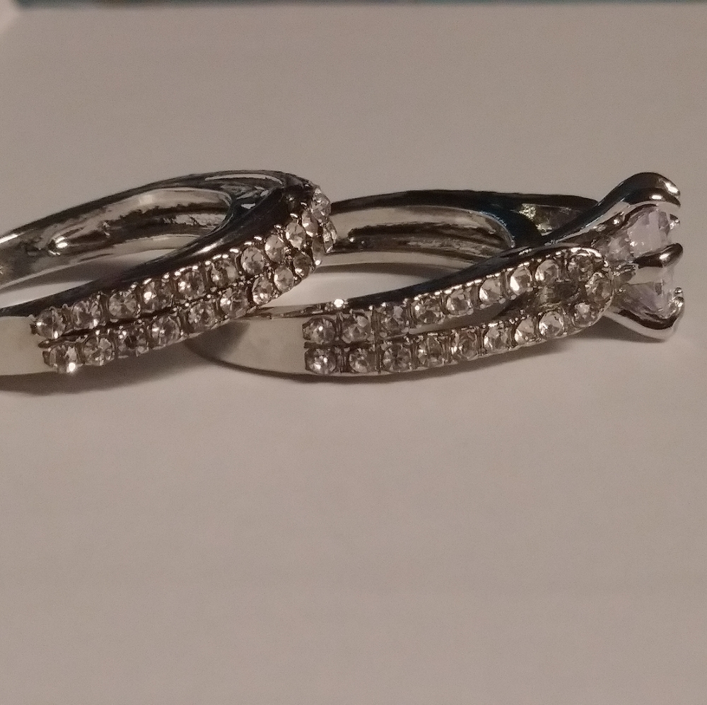 Wedding ring set SZ 5 with ring box